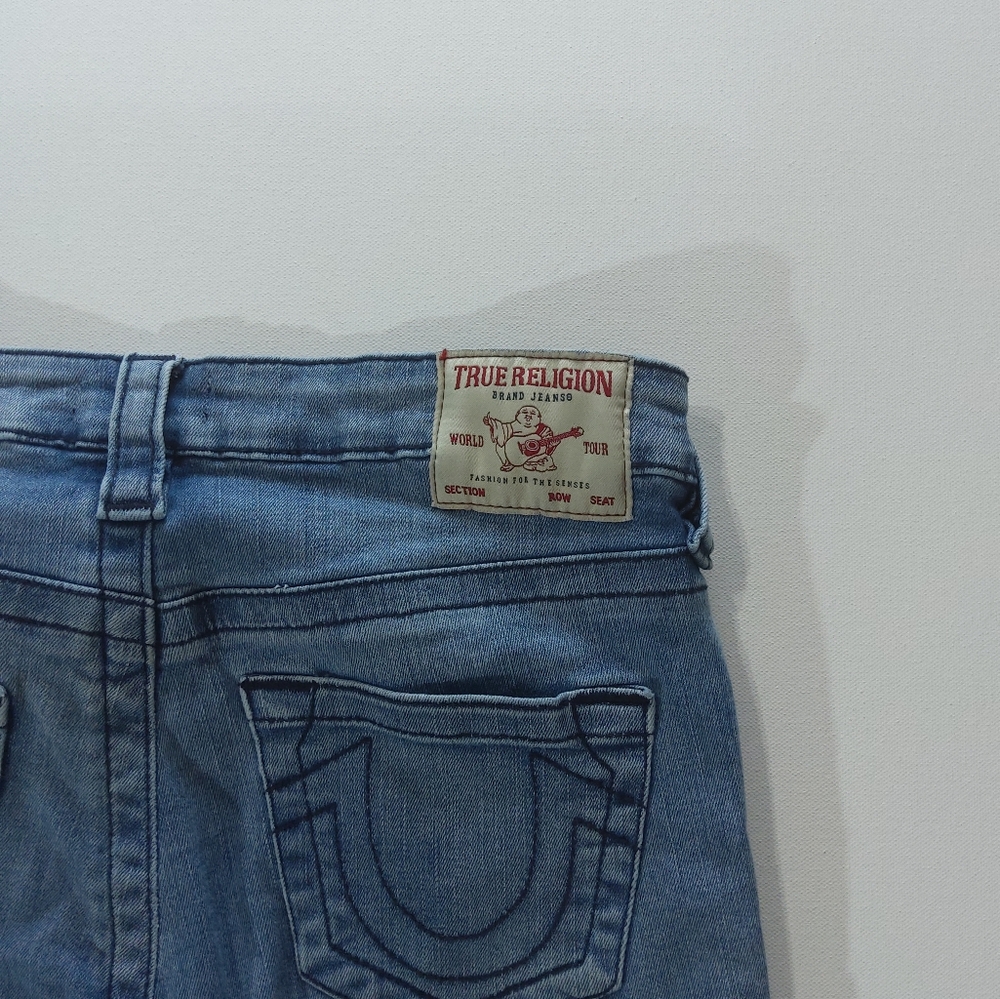 True Religion Jean Shorts Womens Size 27 Riley Knee Length Blue Denim Jorts - Picture 6 of 7